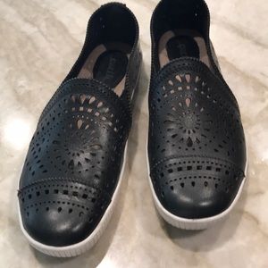 Soft Cut Leather Earth Shoes